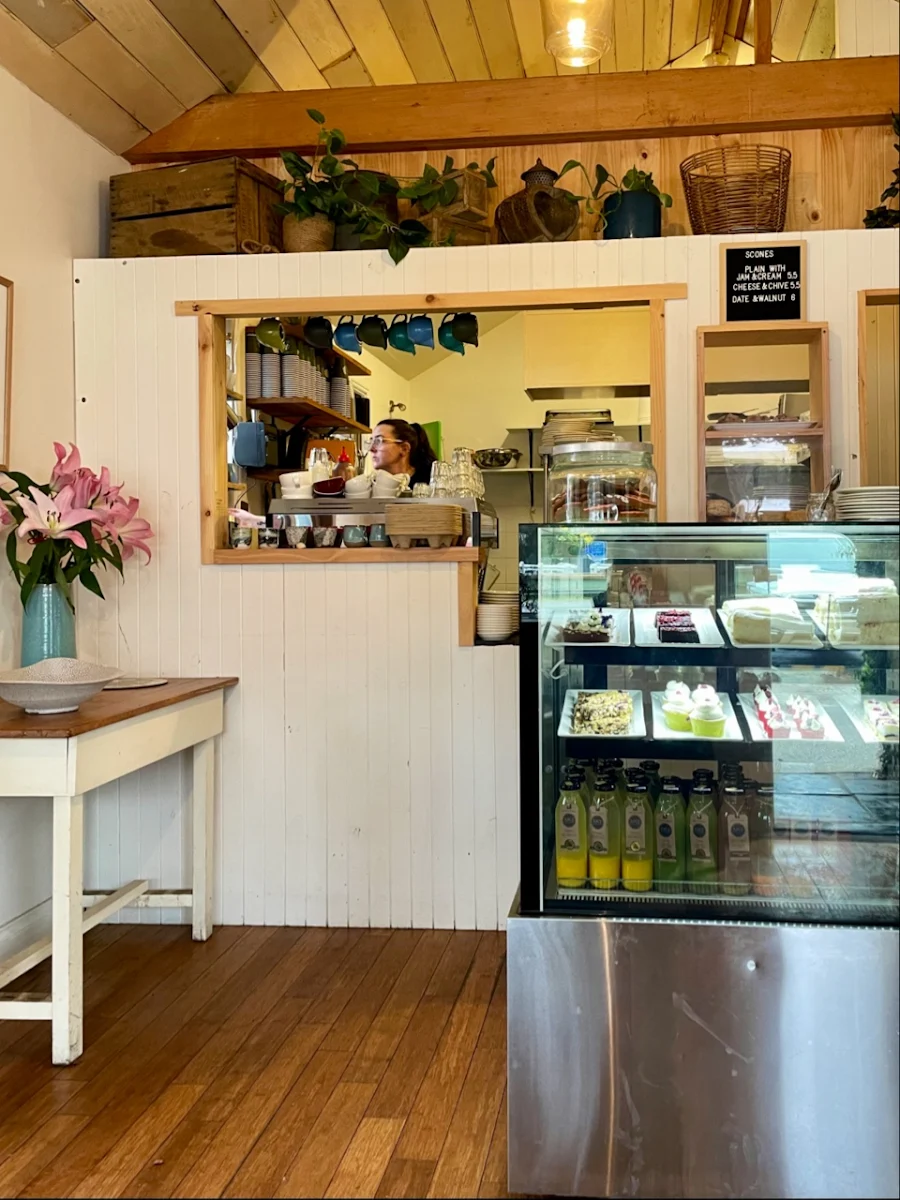 Vibe, Riverbank Cafe