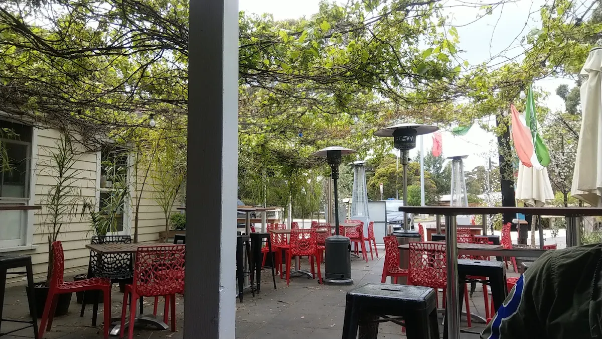 Vibe, Riverbank Cafe