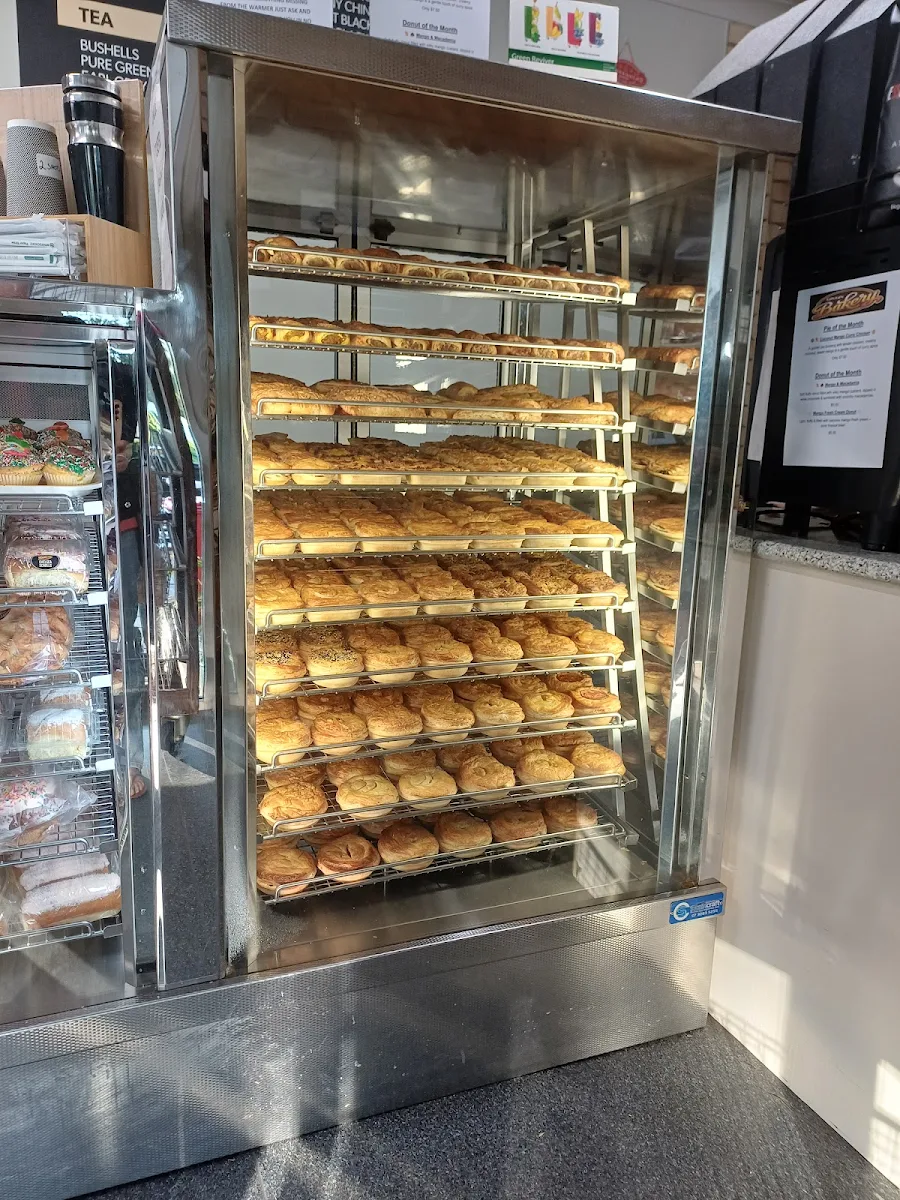 Vibe, Gin Gin Bakery