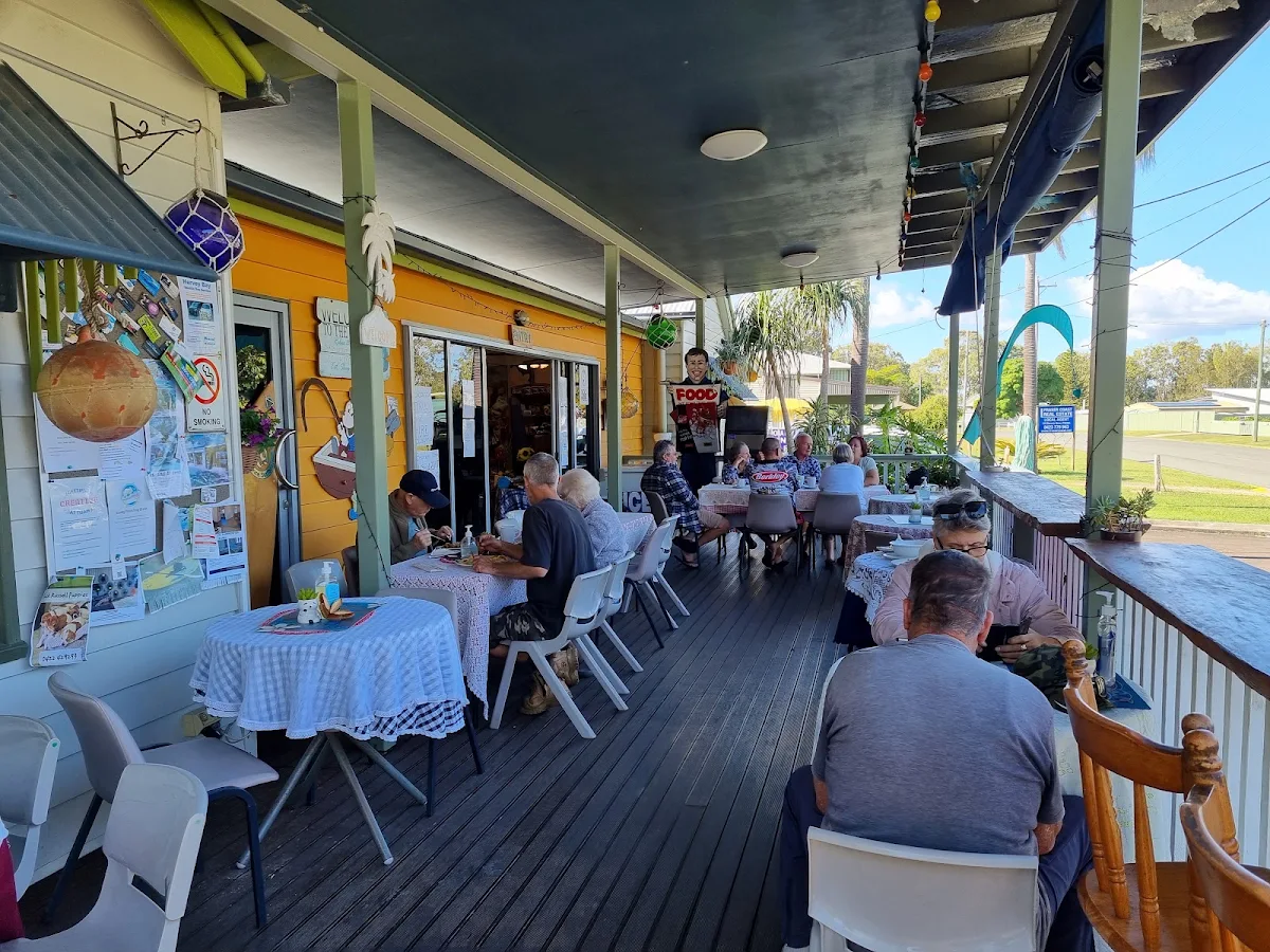 Vibe, Poona Bay Cafe & General Store