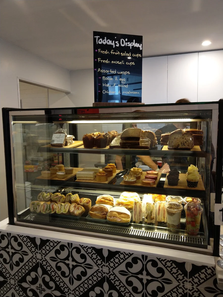 Vibe, Roastwell Cafe