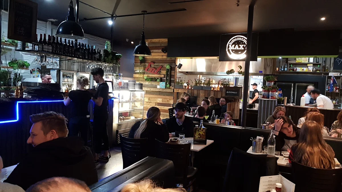 Vibe, Max's Woodfired Pizza & Burgers