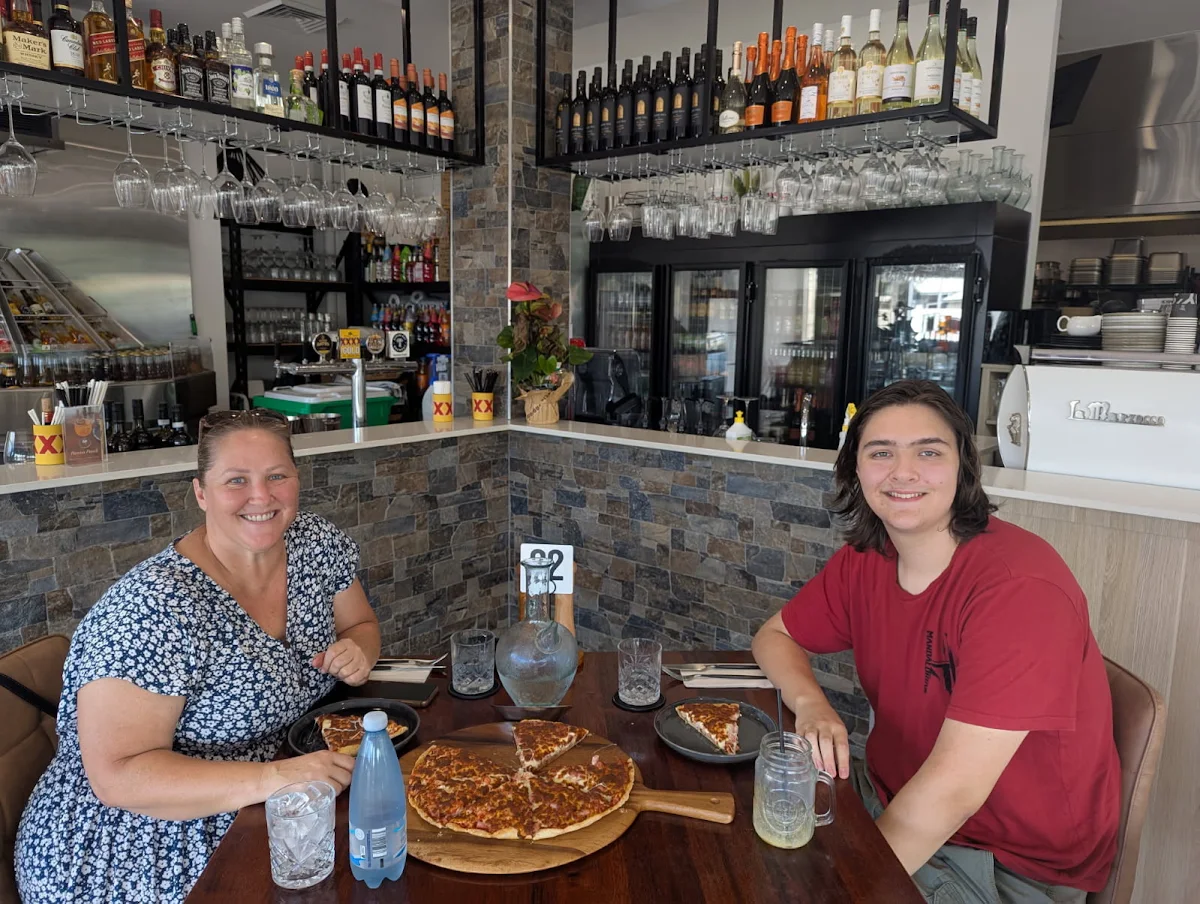 Vibe, Townsville Pizzeria Bar & Grill