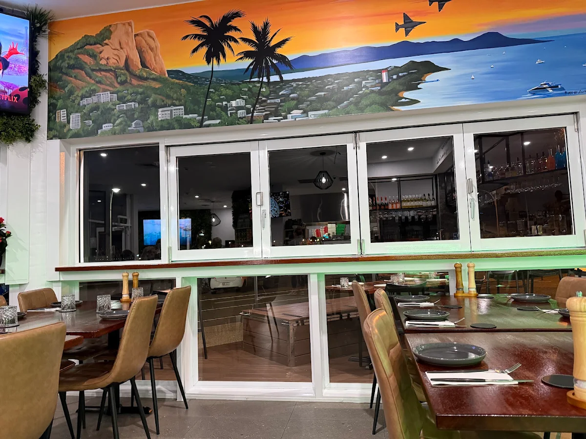 Vibe, Townsville Pizzeria Bar & Grill