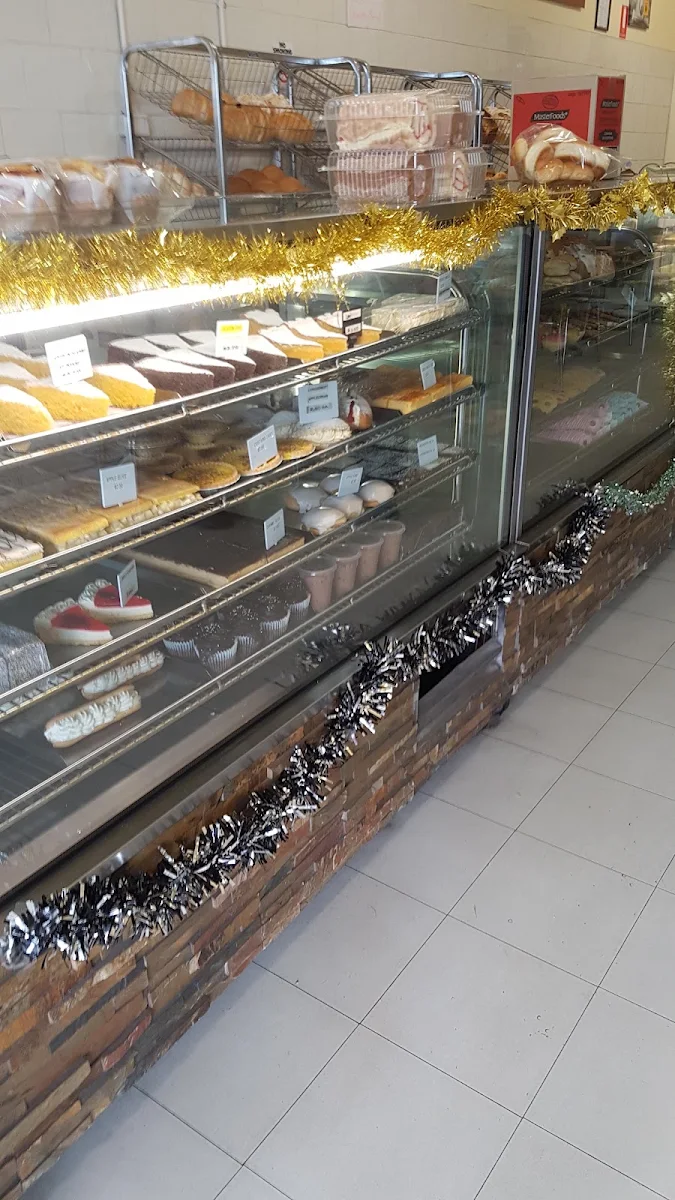 Vibe, Longbeach Bakery