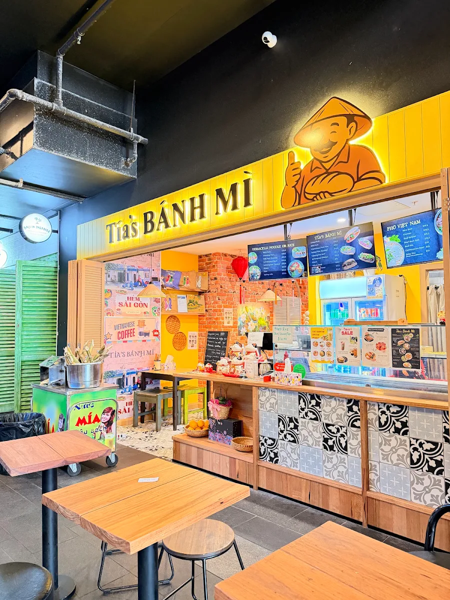 Vibe, Tia's Banh Mi