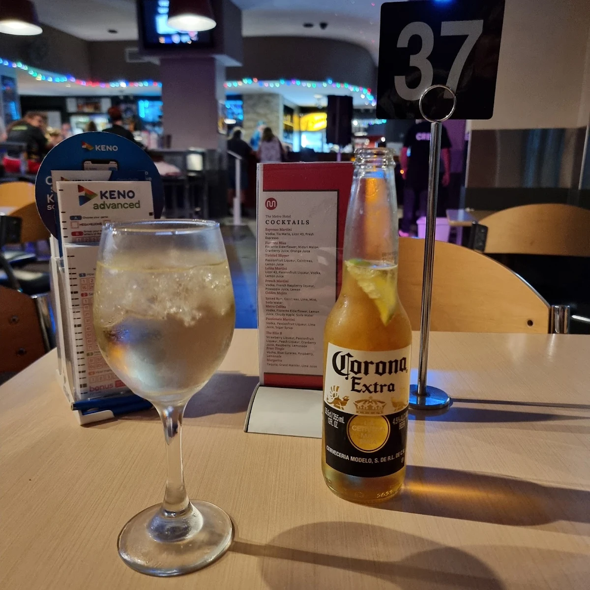 Menu, Metro Hotel