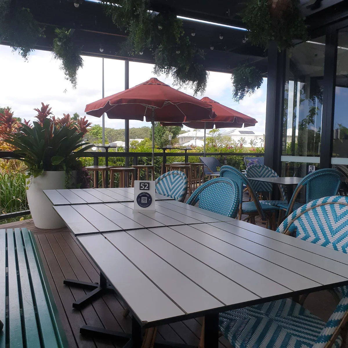 Vibe, Baringa Tavern