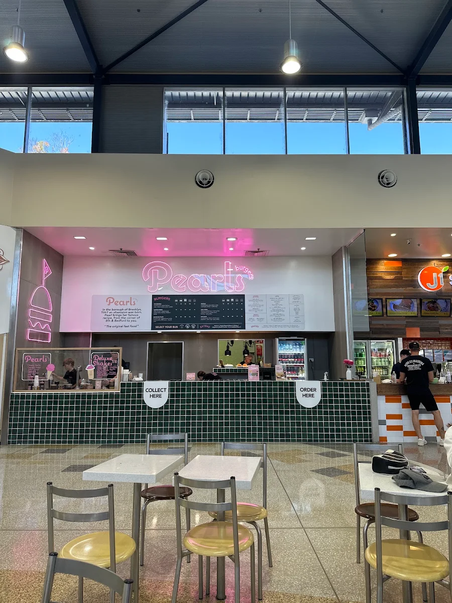 Vibe, Pearls Burgers