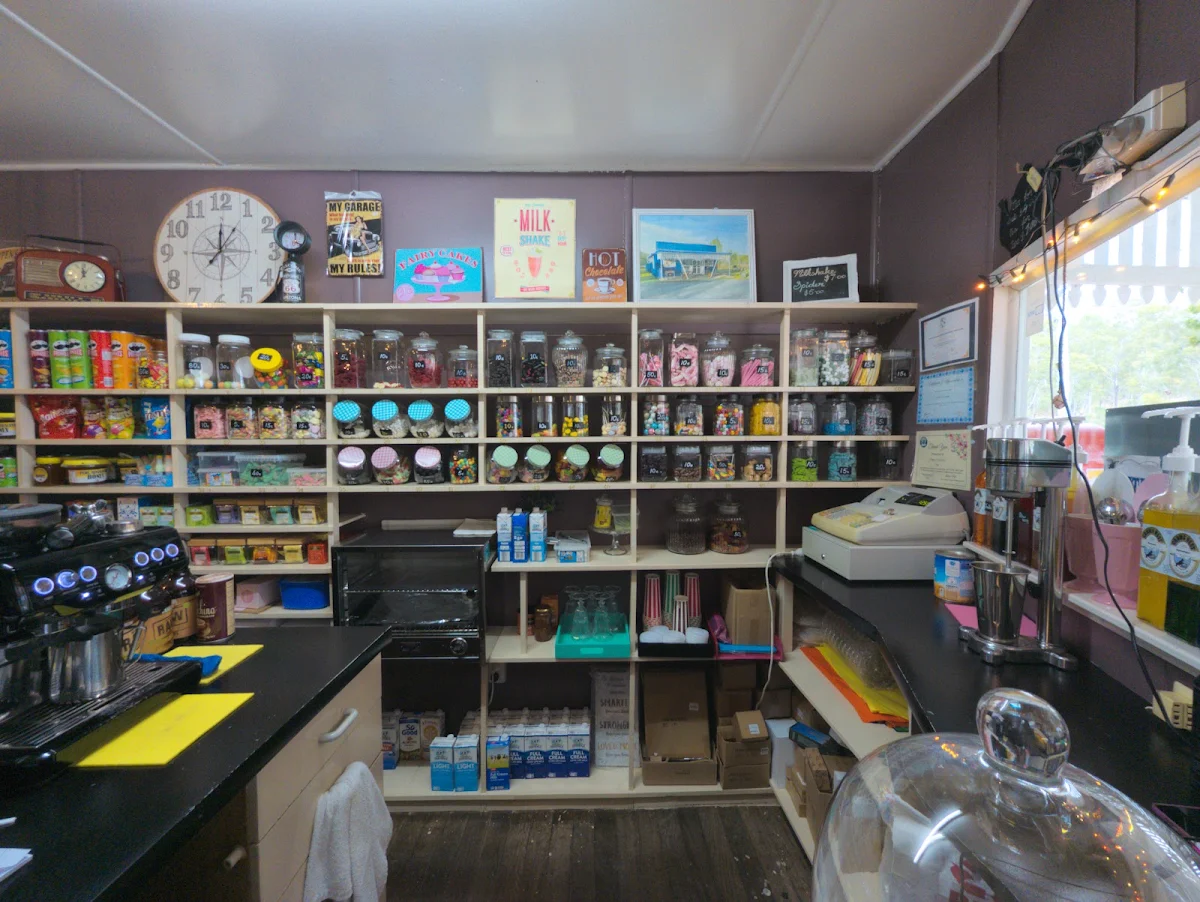 Vibe, Creative Ground Art Cafe