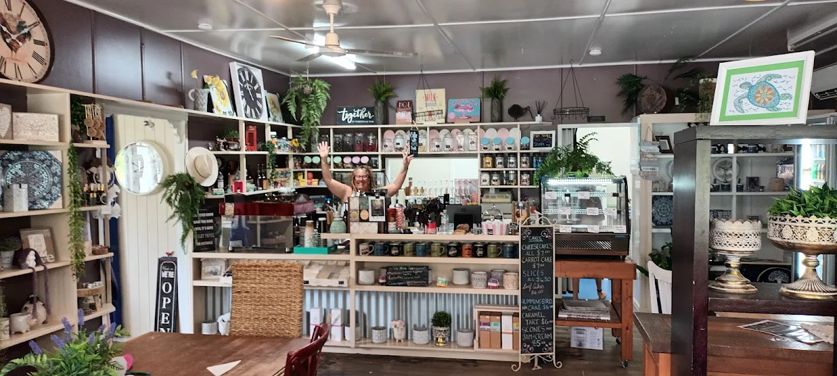 Vibe, Creative Ground Art Cafe
