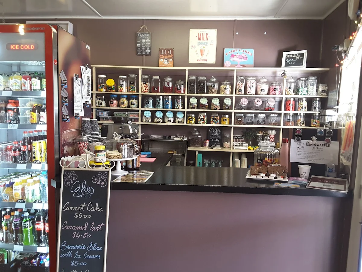 Vibe, Creative Ground Art Cafe
