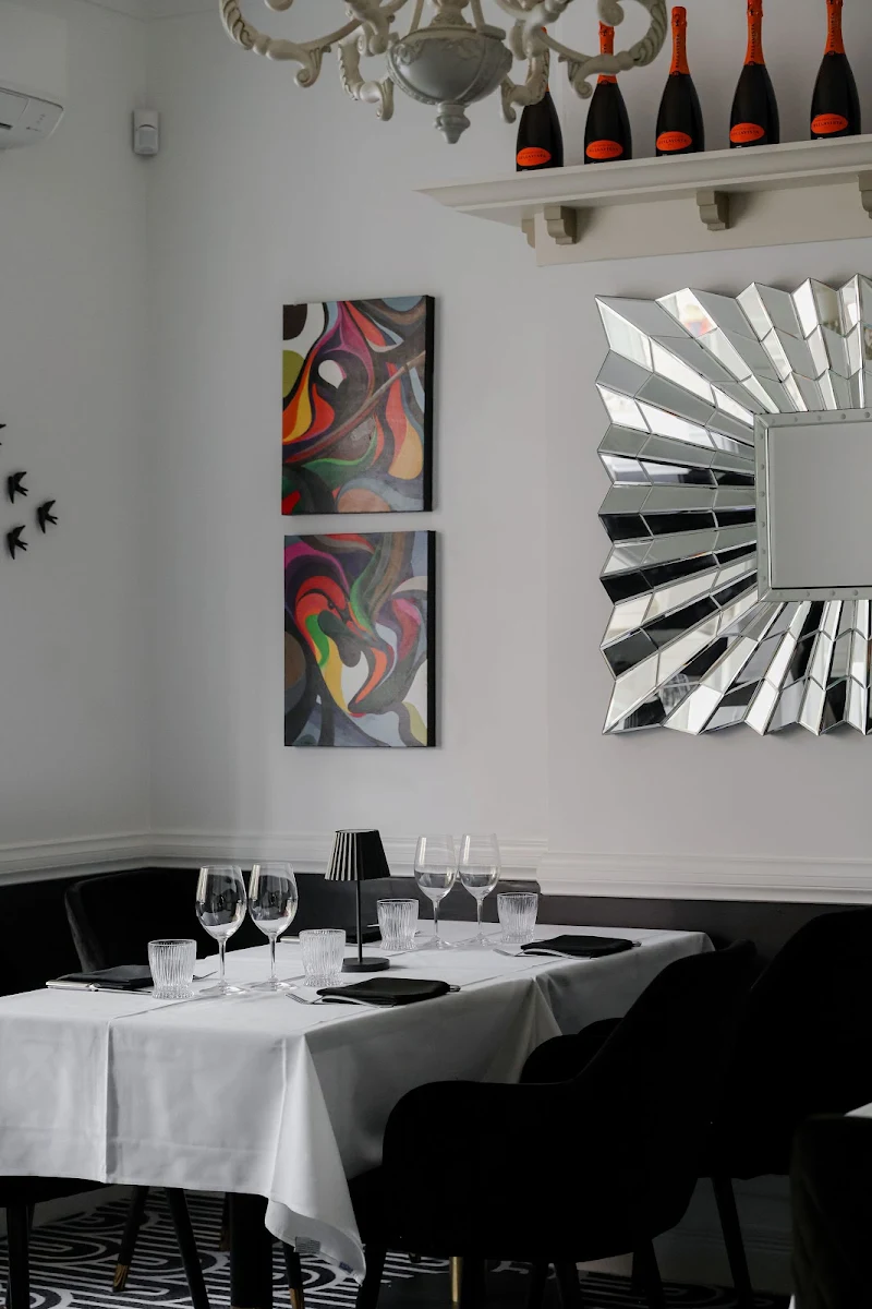 Antica Dining cover