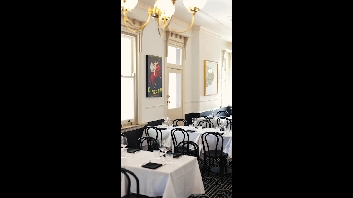 Vibe, Antica Dining