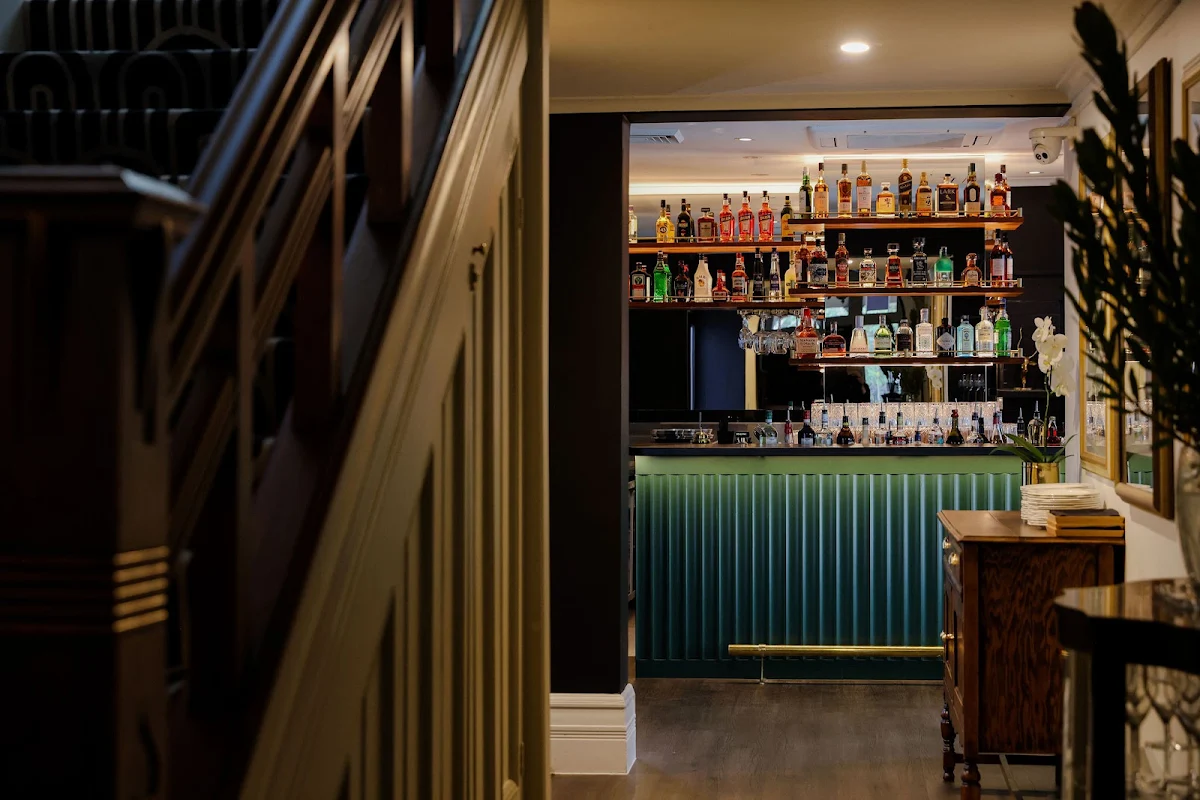 Vibe, Antica Dining