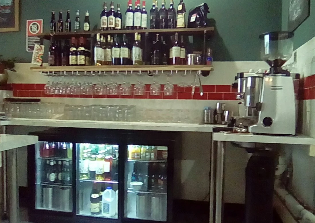 Vibe, Ometto Pizza Bar & Deli