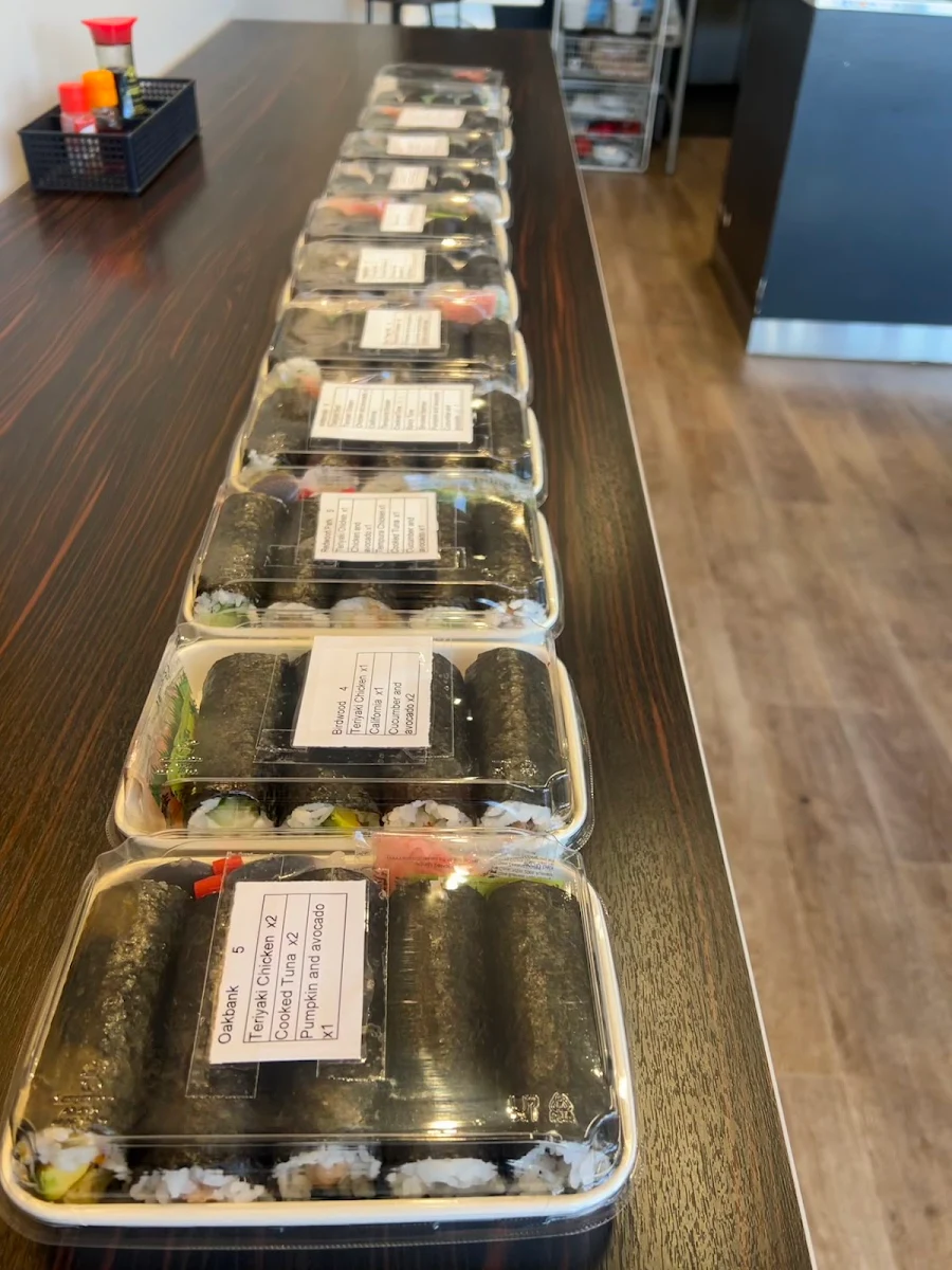 Menu, UNI SUSHI (Sushi & Street Food)