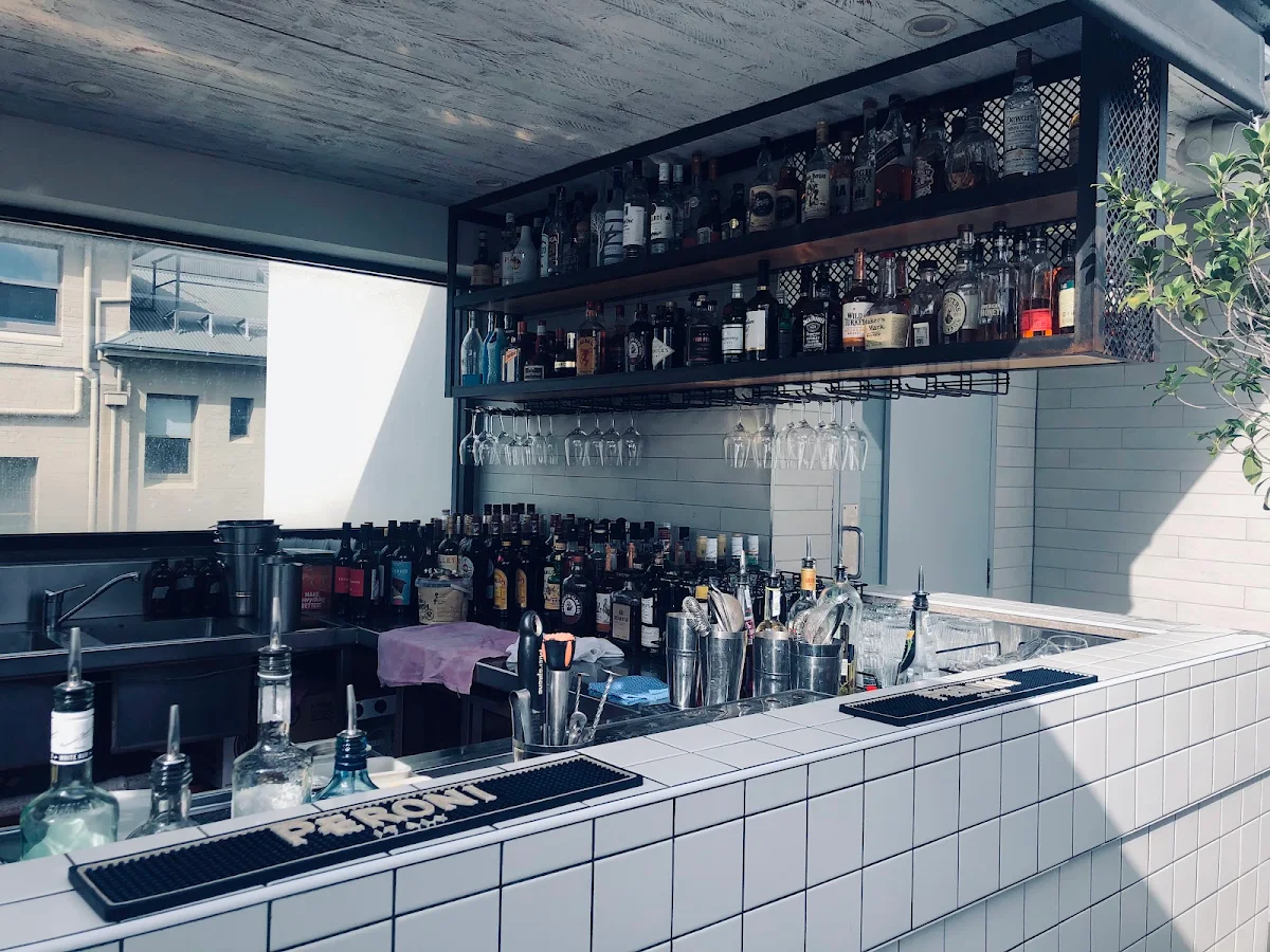 Vibe, Santoni Pizza & Bar