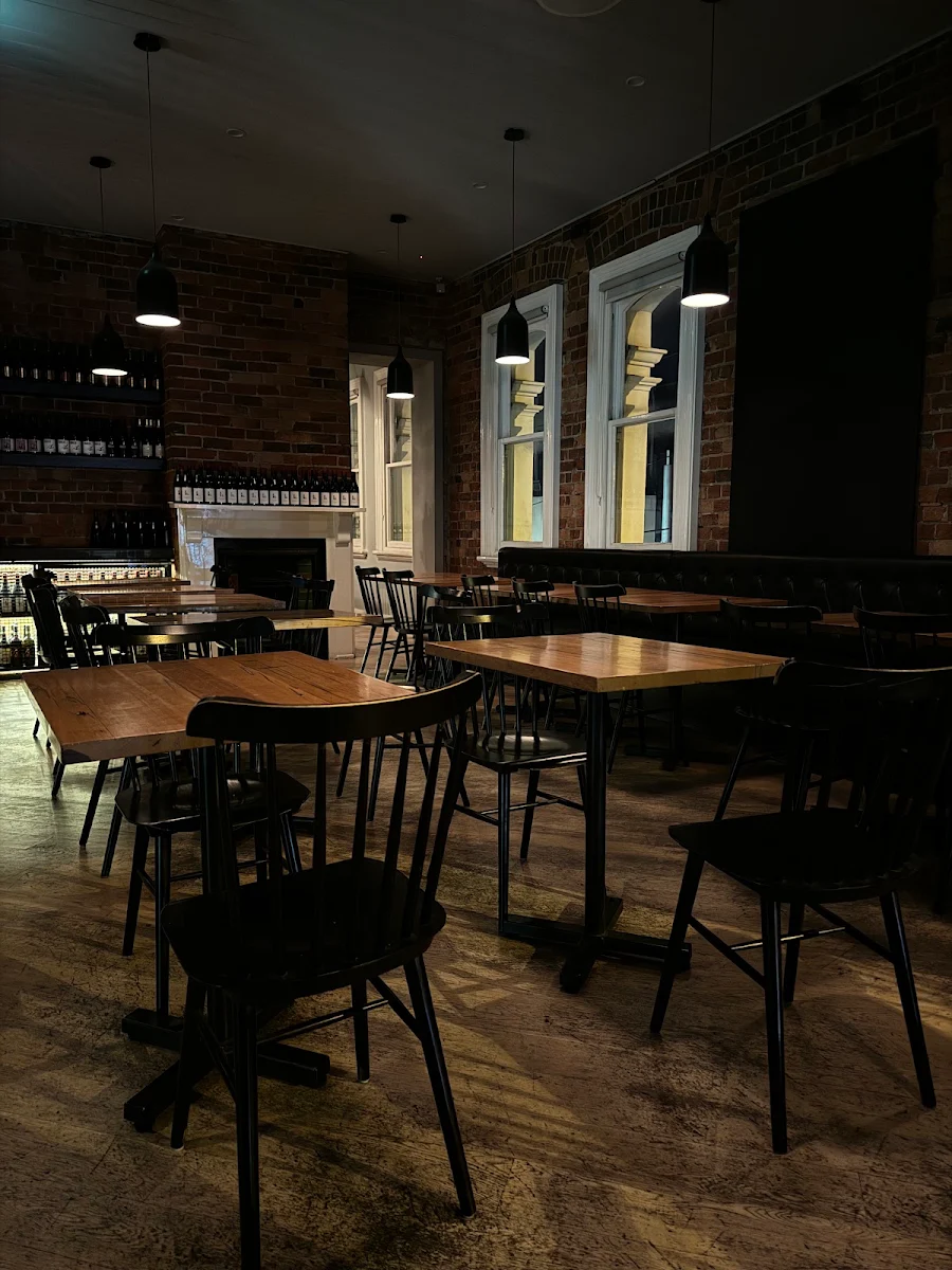 Vibe, Santoni Pizza & Bar