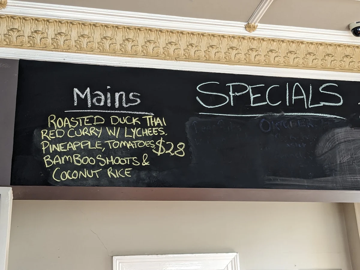 Menu, Three Crowns Hotel