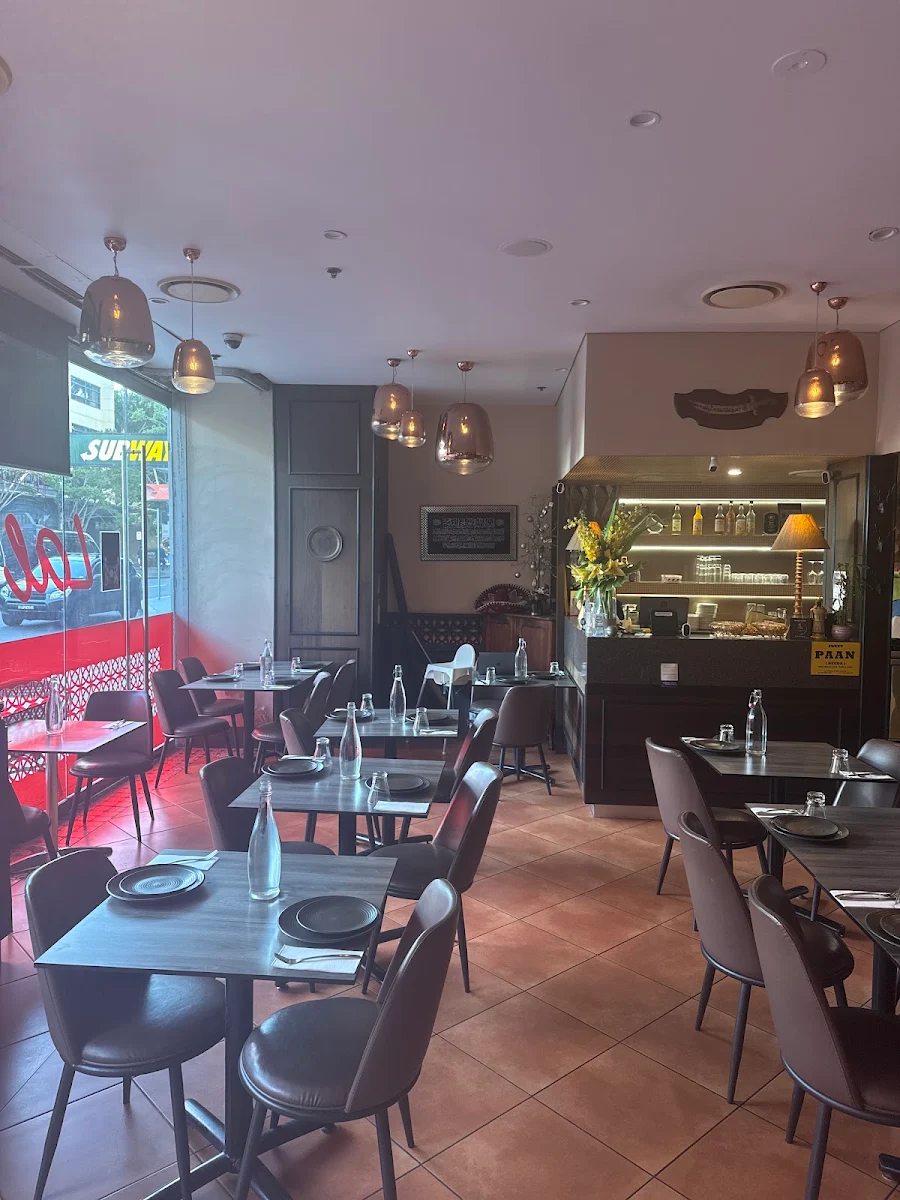 Vibe, Lal Qila Darling Harbour