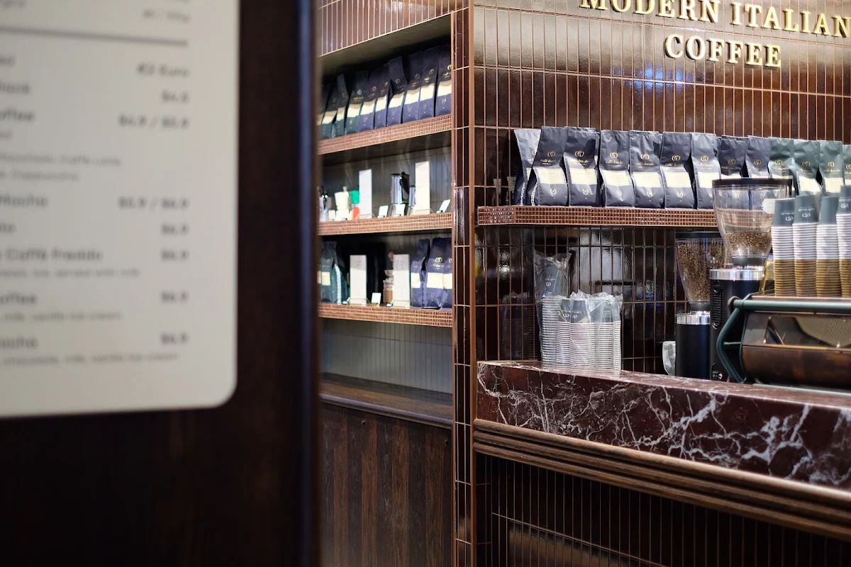 Vibe, Caffe Ducale