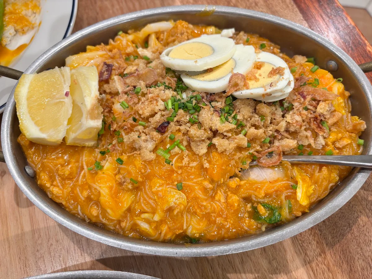 Food & drink, Sir Manong Chatswood Chase