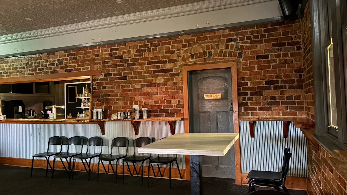 Vibe, Railway Hotel Bunyip