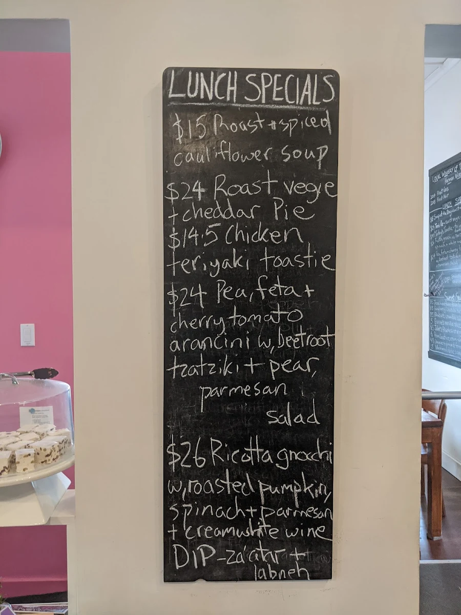Menu, Mahob at Moo's