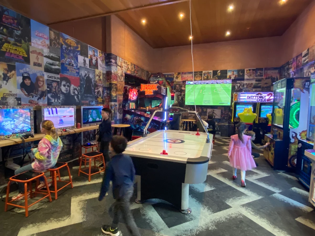 Vibe, Eaton Tavern