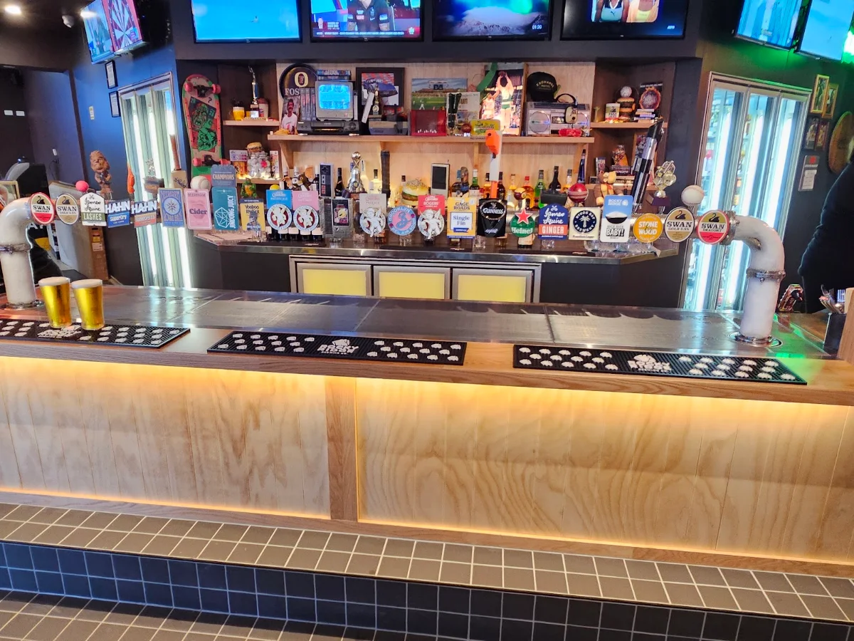 Vibe, Eaton Tavern