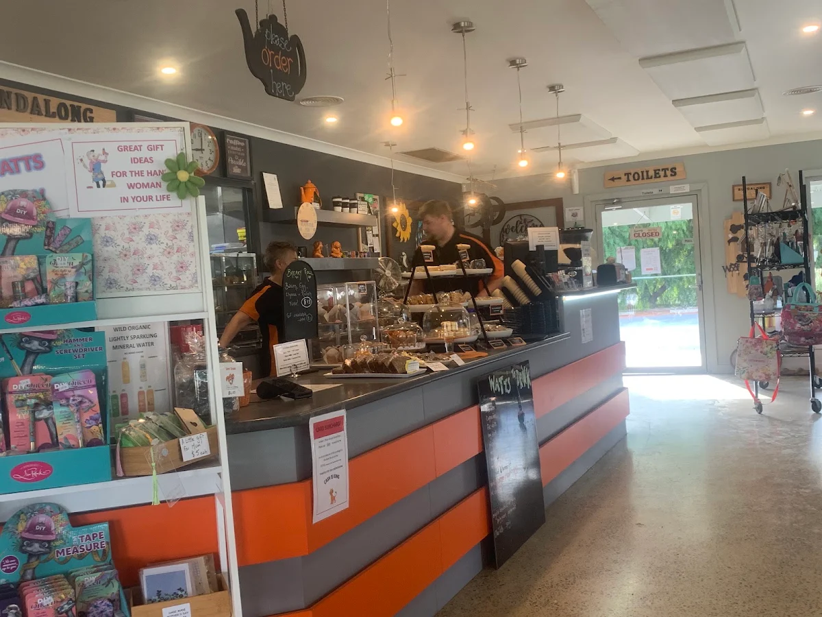 Vibe, Bundalong Cafe