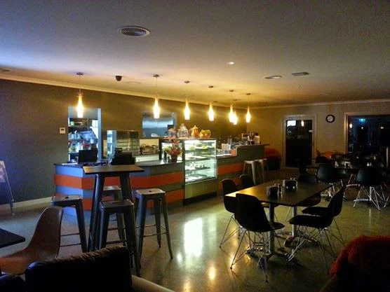 Vibe, Bundalong Cafe