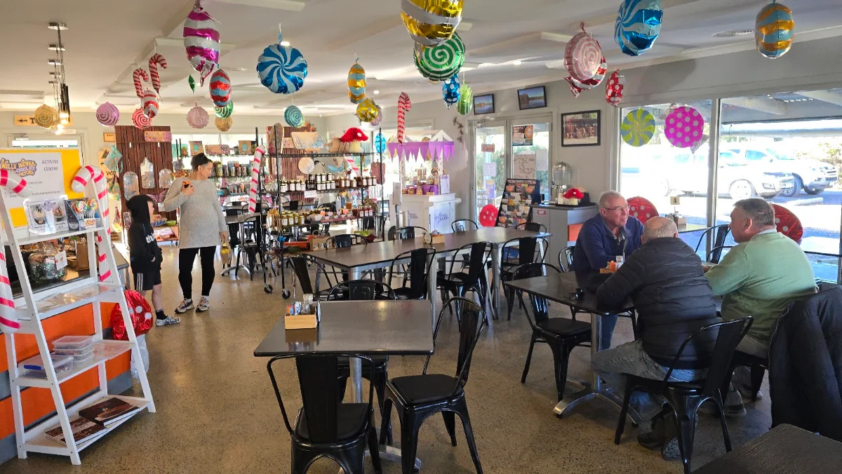 Vibe, Bundalong Cafe