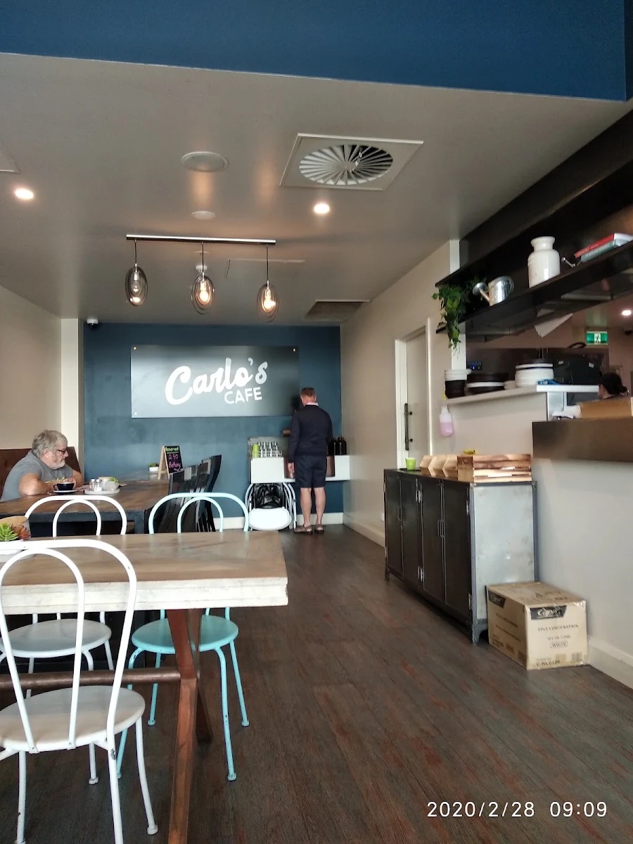 Vibe, Carlo's Wagga Wagga