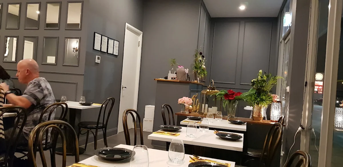 Vibe, Thai@Officer