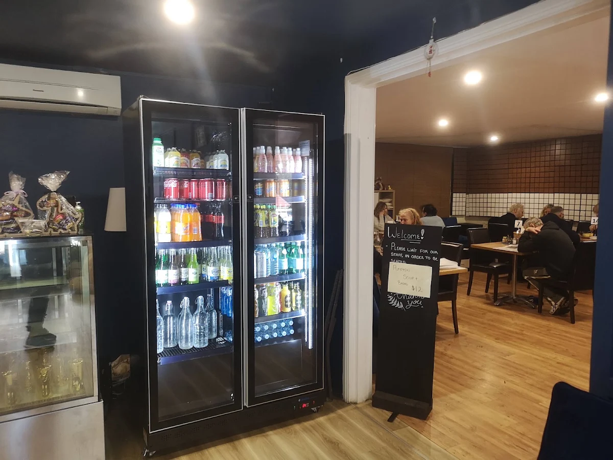 Vibe, The Laughing Fox Cafe