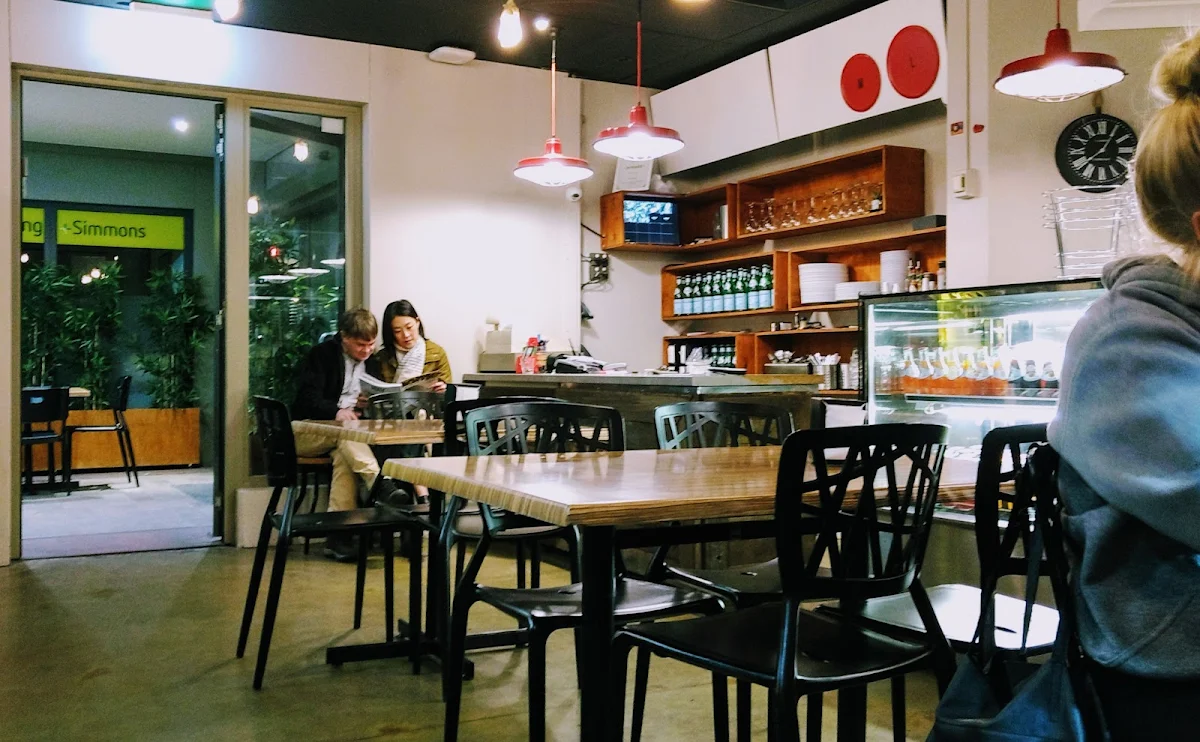 Vibe, Pizza Luna