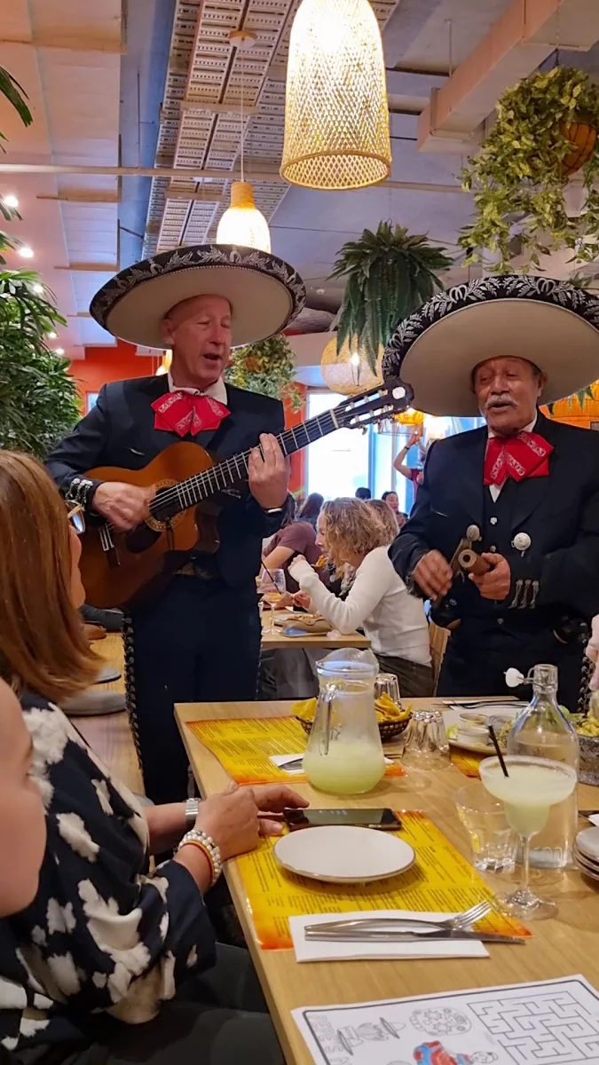 Vibe, Pepe's Mexican Restaurant at Bayside