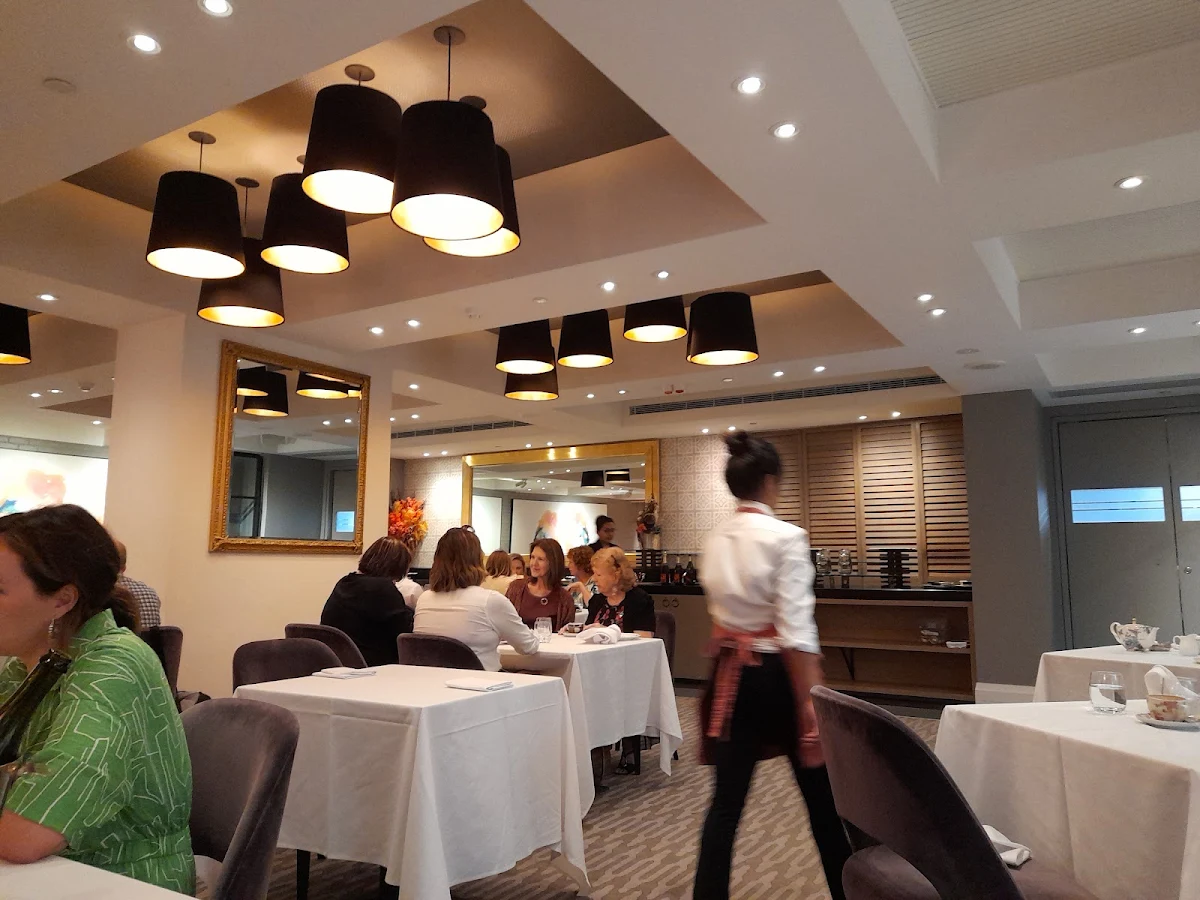 Vibe, Mayflower Restaurant