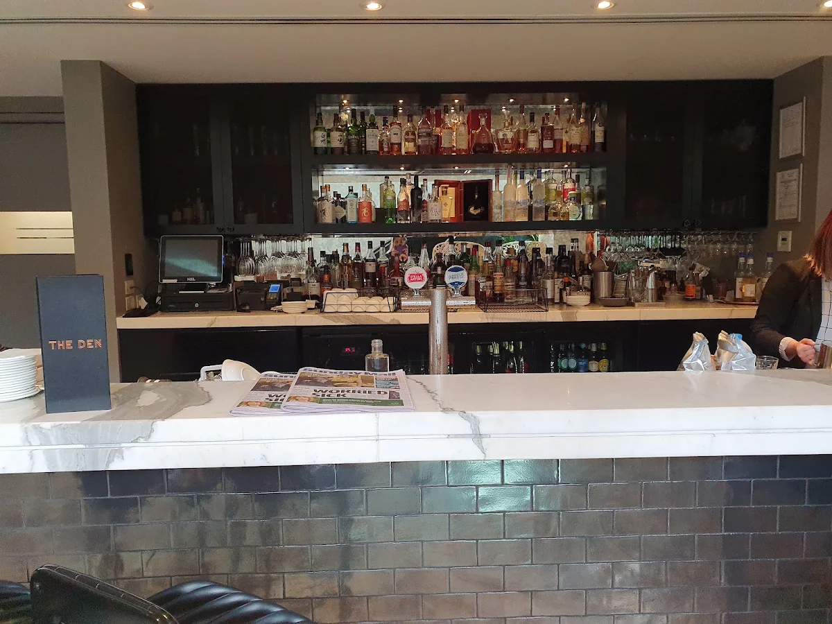 Vibe, Mayflower Restaurant