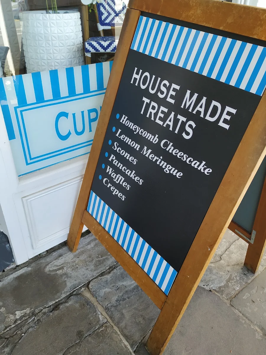 Menu, Cupz N' Crepes