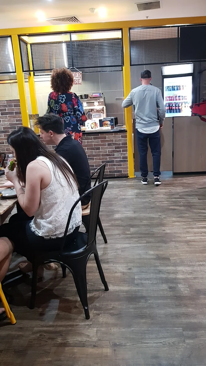 Vibe, Burgur Pakenham