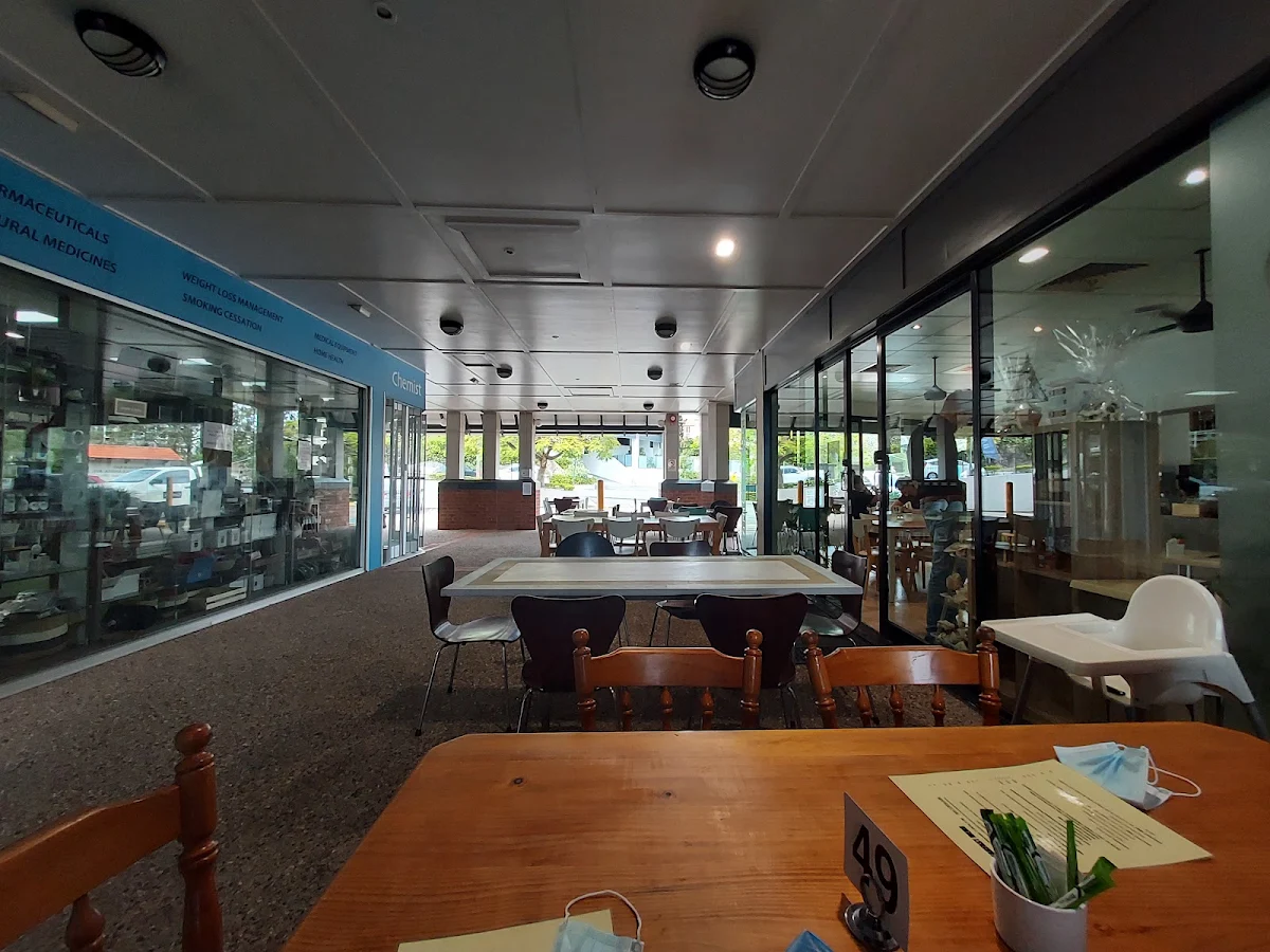 Vibe, Forages Deli Cafe