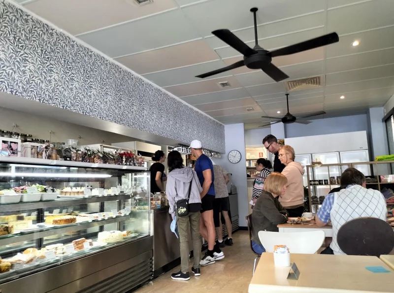 Vibe, Forages Deli Cafe