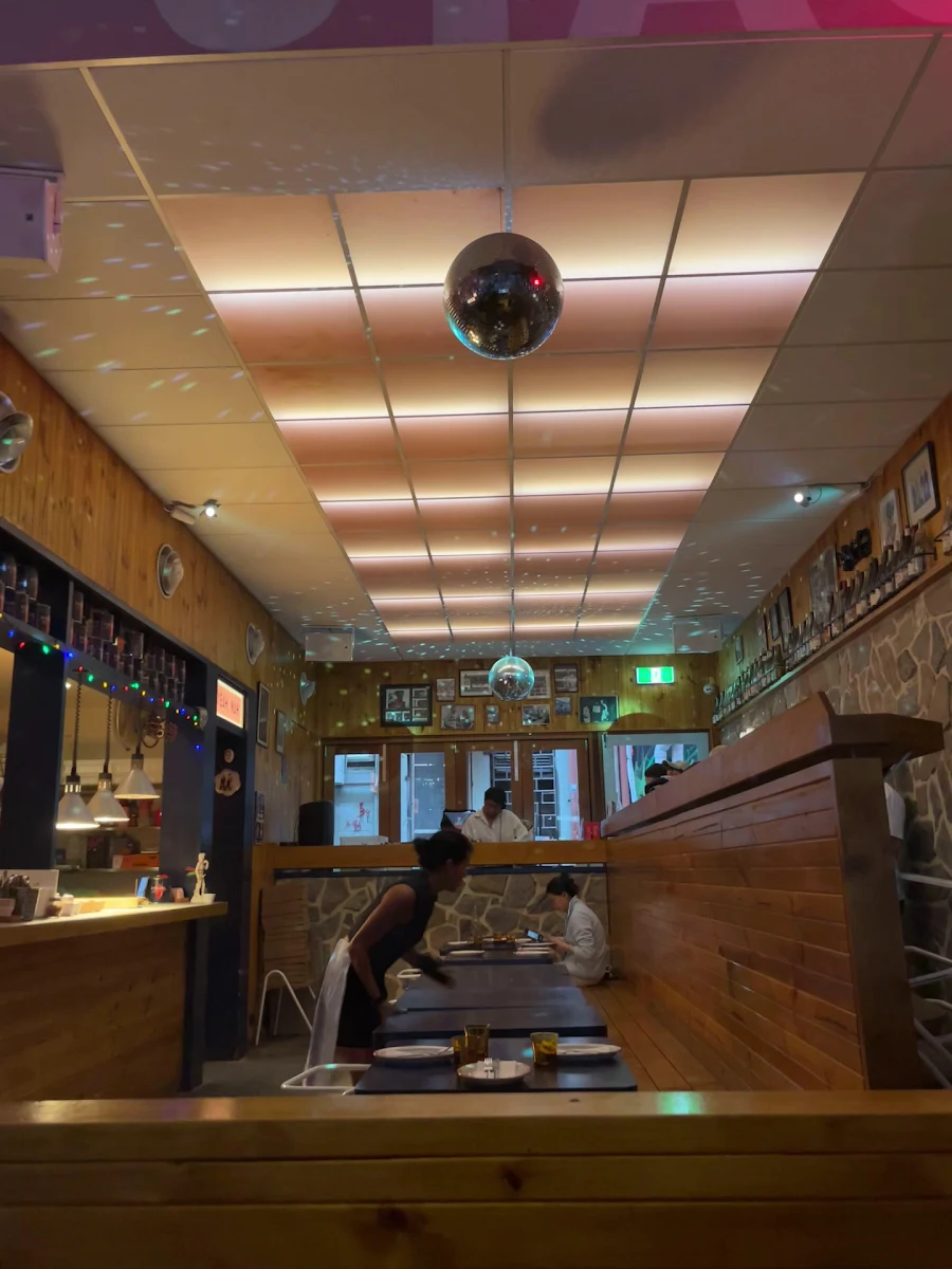 Vibe, Sunny's Pizza