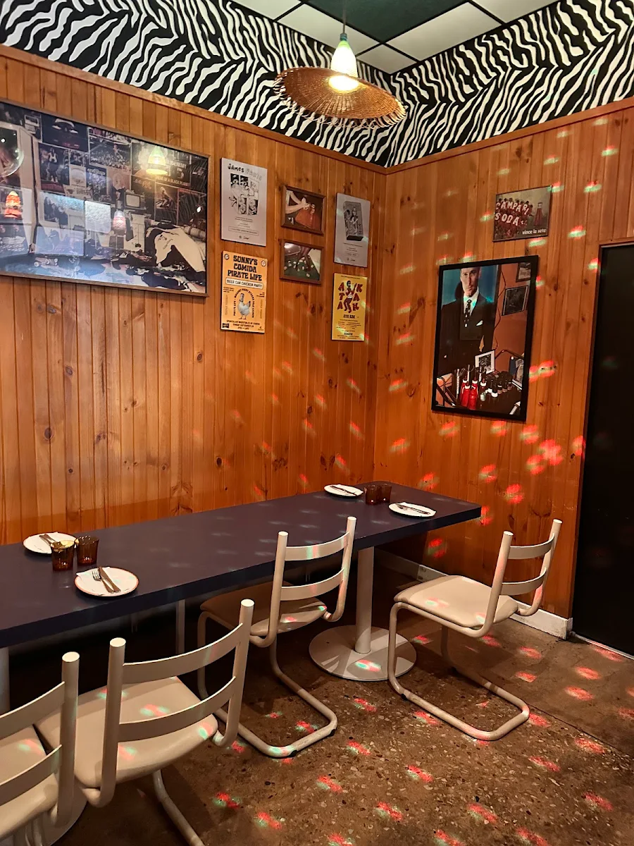 Vibe, Sunny's Pizza