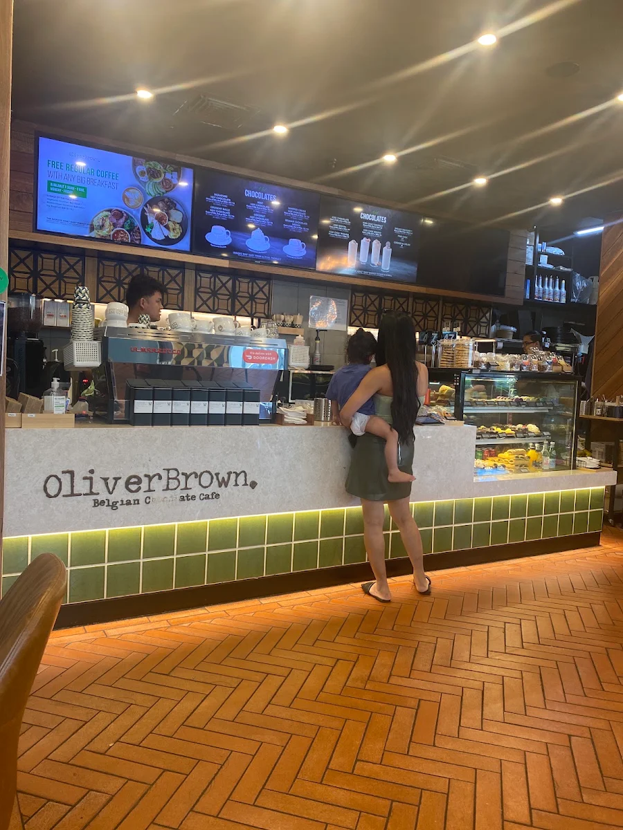 Vibe, Oliver Brown