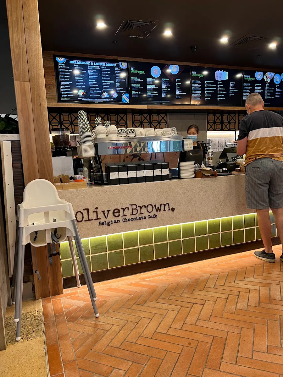 Vibe, Oliver Brown