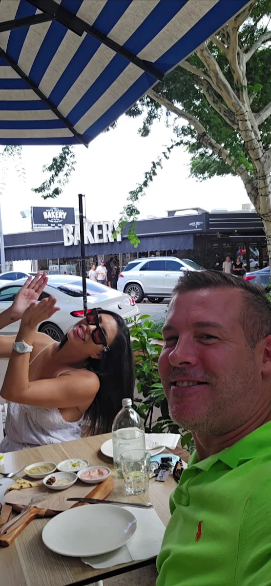 Vibe, Xenia Main Beach